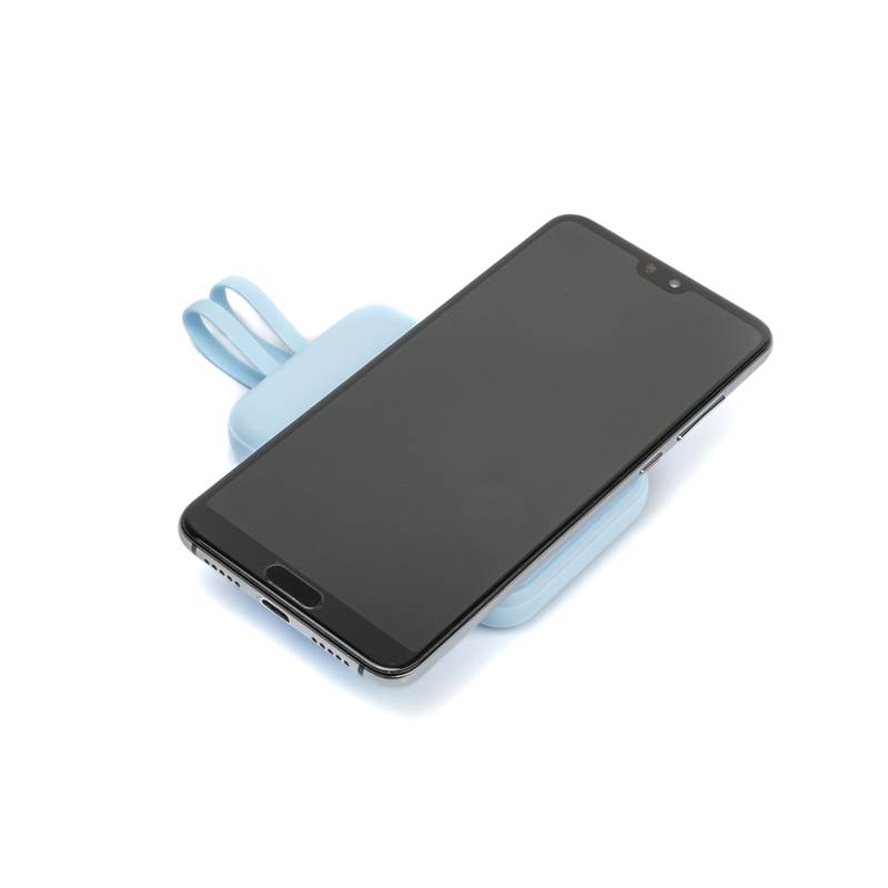 Powerbank s bežičnim punjačem - Slika 9